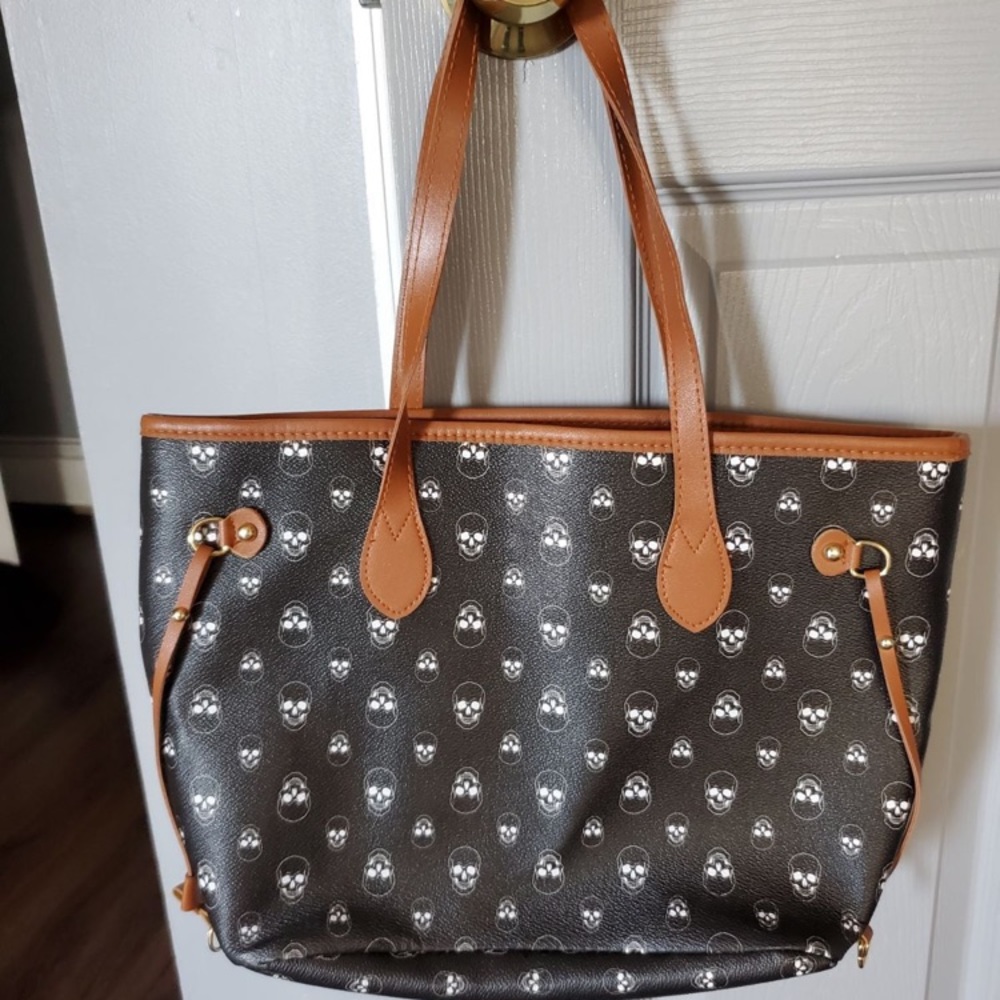 Halloween gothic purse with skulls